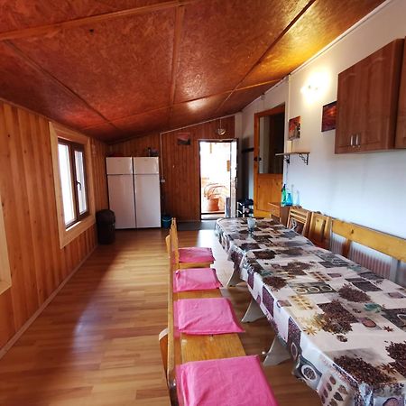 Nona Highland Home Moieciu de Jos Exteriér fotografie